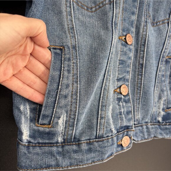 Tommy Bahama Girl's Distressed Denim Jacket Size 6 Medium Wash Button Front - Picture 4 of 8